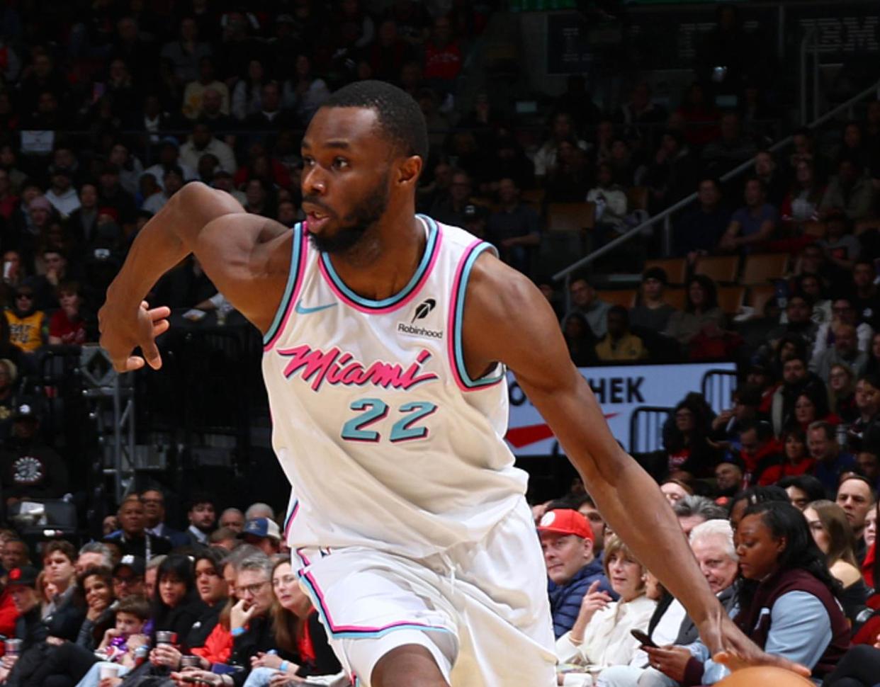 包含热火绝地反击雄鹿B队，保罗高光表现的词条