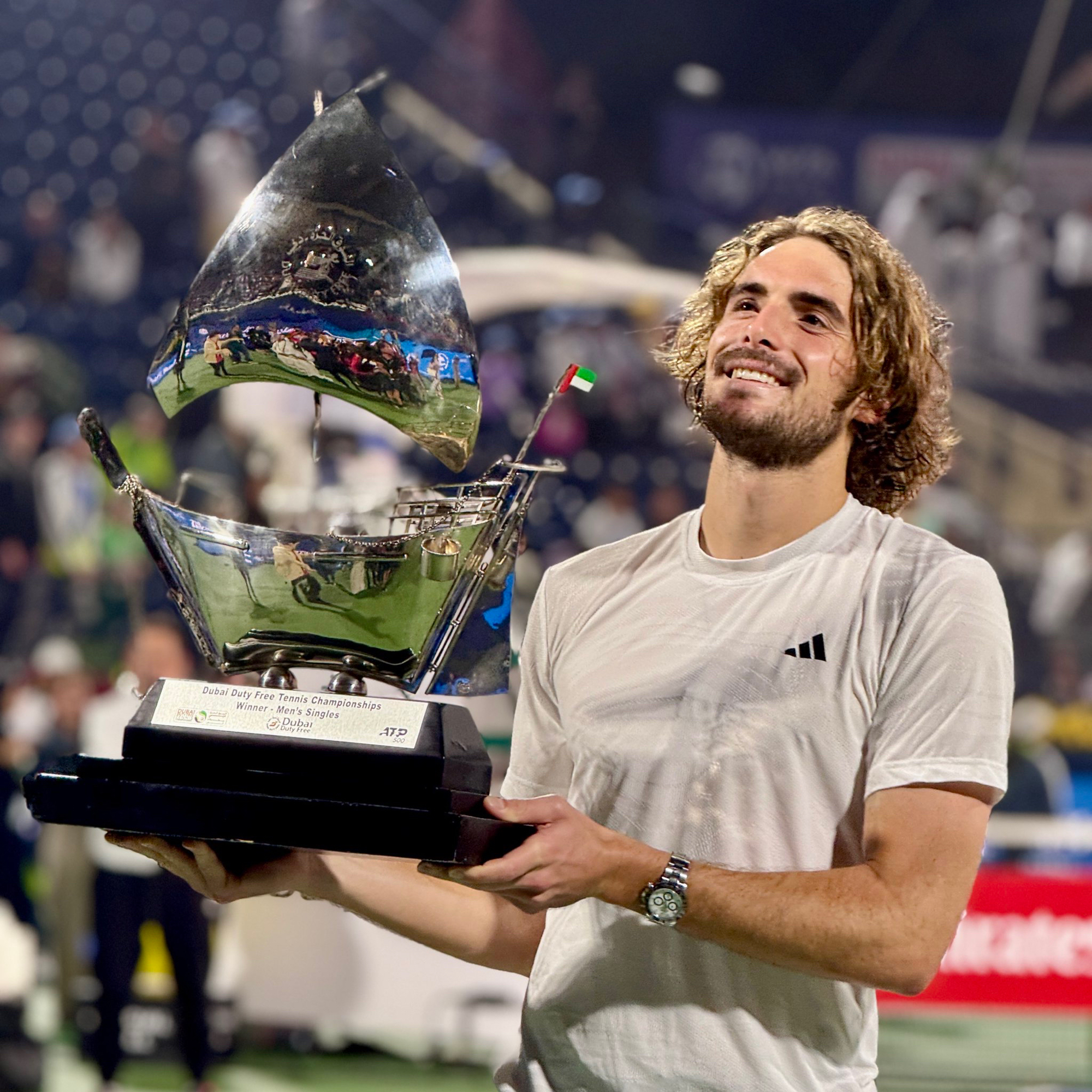 包含欧洲网球队翻盘澳大利亚网球队，西西帕斯制霸全场的词条