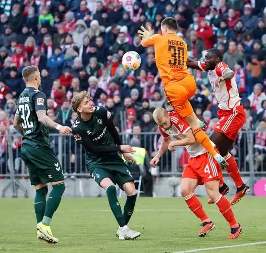 关于拜仁慕尼黑主场豪取三分,继续领跑积分榜的信息 关于拜仁慕尼黑主场豪取三分,继续领跑积分榜的信息