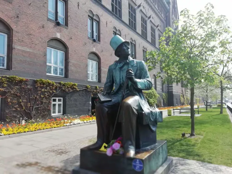 芬兰力克爱沙尼亚,取得胜利席卷 芬兰力克爱沙尼亚,取得胜利席卷