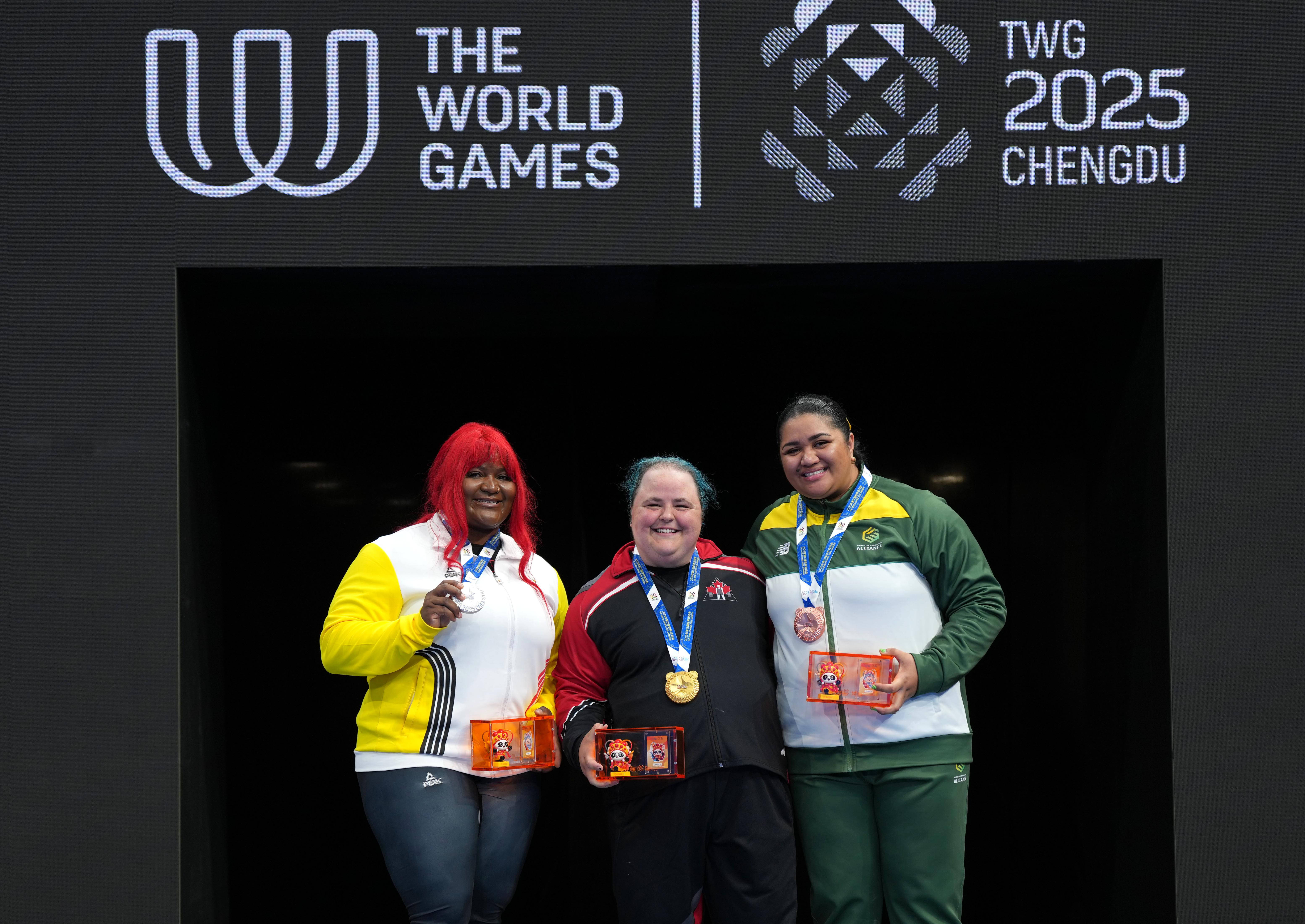 九游体育平台-土耳其举重选手力克对手，赛场上创造新辉煌