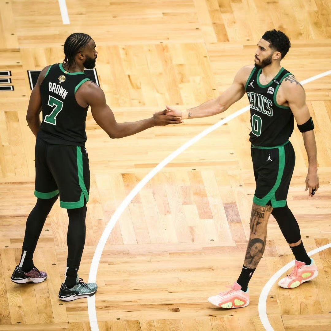 全新阵容的球队意外击败老牌劲旅，令人惊叹的简单介绍