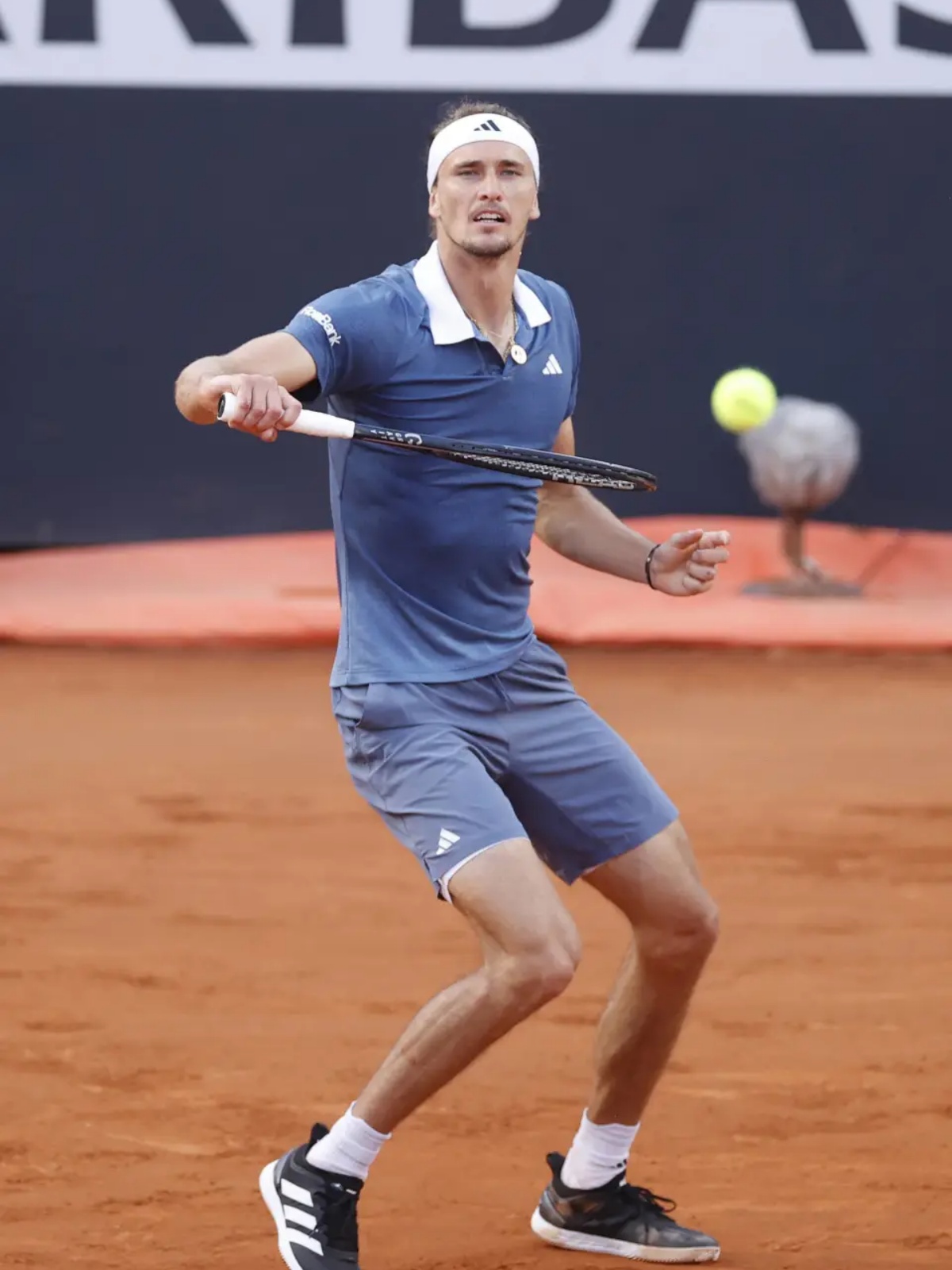 九游APP-关于澳网轻取蒙特卡洛大师赛，兹维列夫高光表现的信息