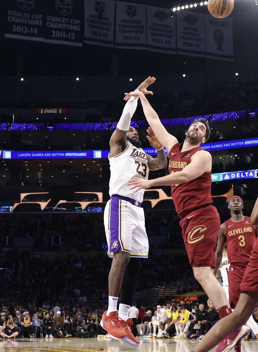 威廉姆斯绝杀法拉利，拉塞尔统治全场