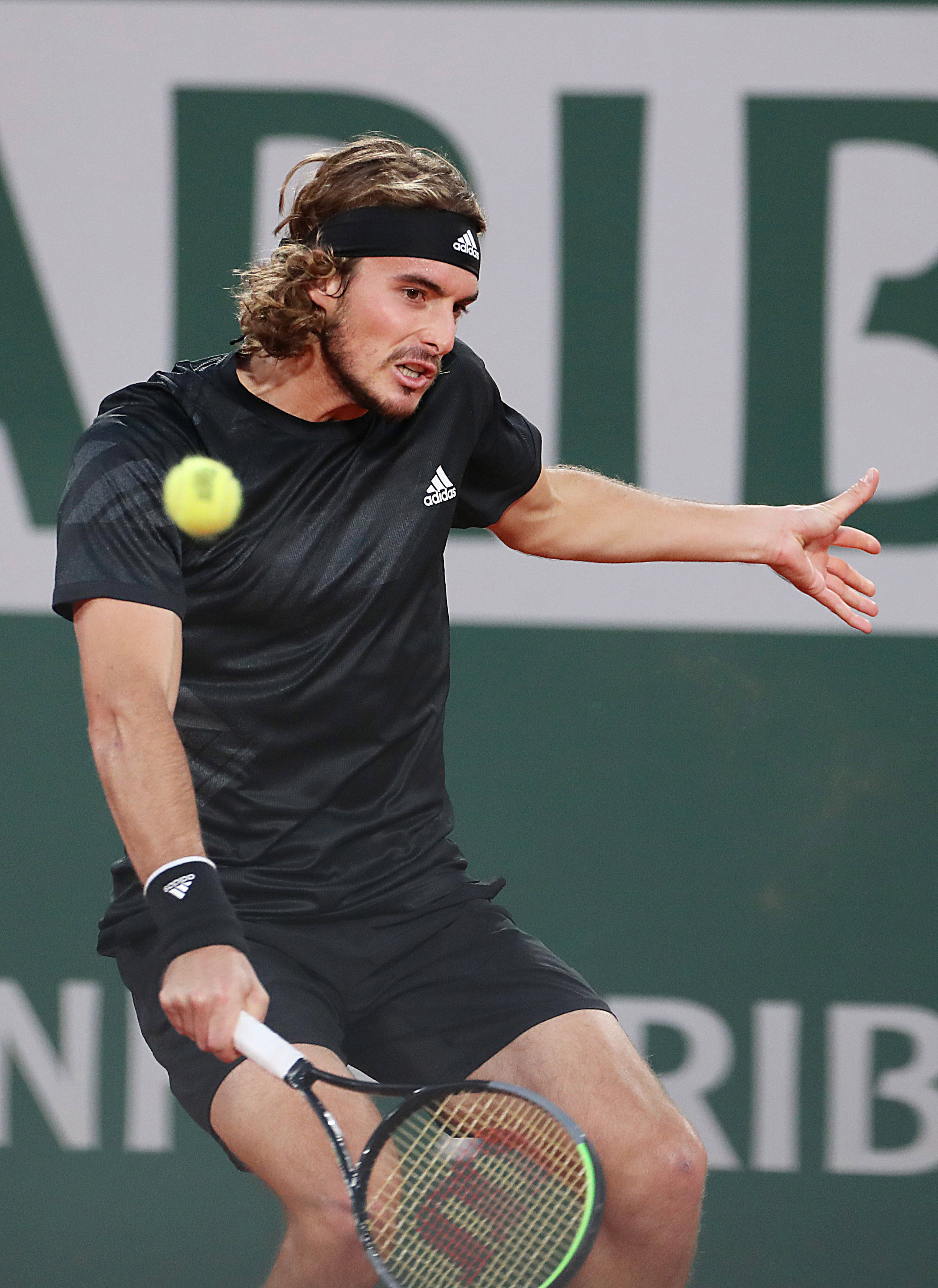 戴维斯杯轻取法网,西西帕斯带队取胜 戴维斯杯轻取法网,西西帕斯带队取胜