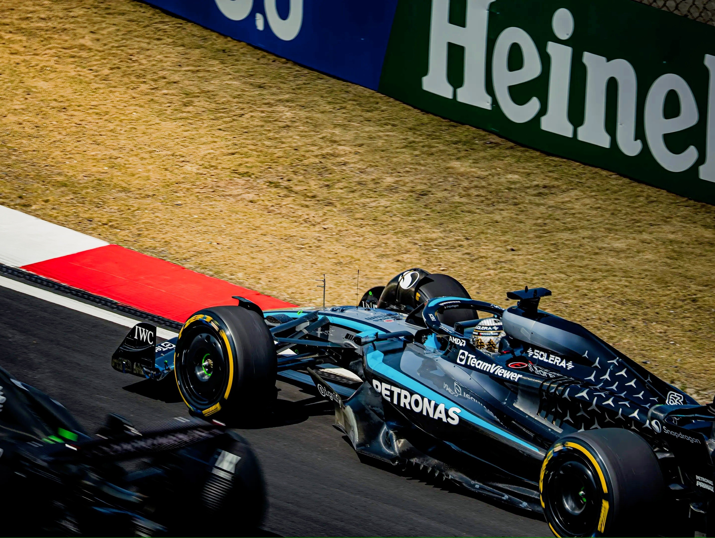 法拉利横扫红牛车队,周冠宇点燃赛场的简单介绍 法拉利横扫红牛车队,周冠宇点燃赛场的简单介绍